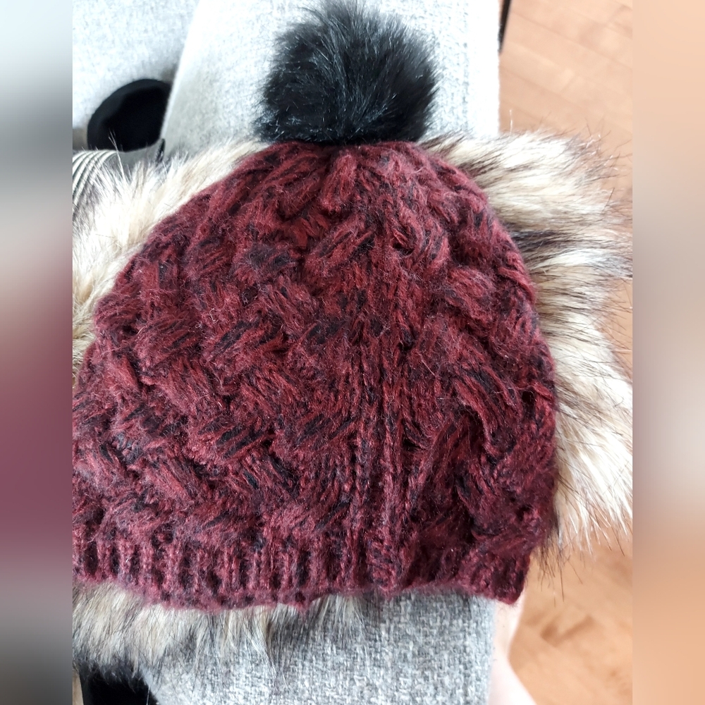 Simons Burgundy Knit Winter Hat with Faux Fur Pompom